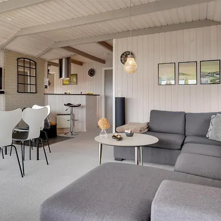 Ebbeline - 150m From The Sea By Interhome *